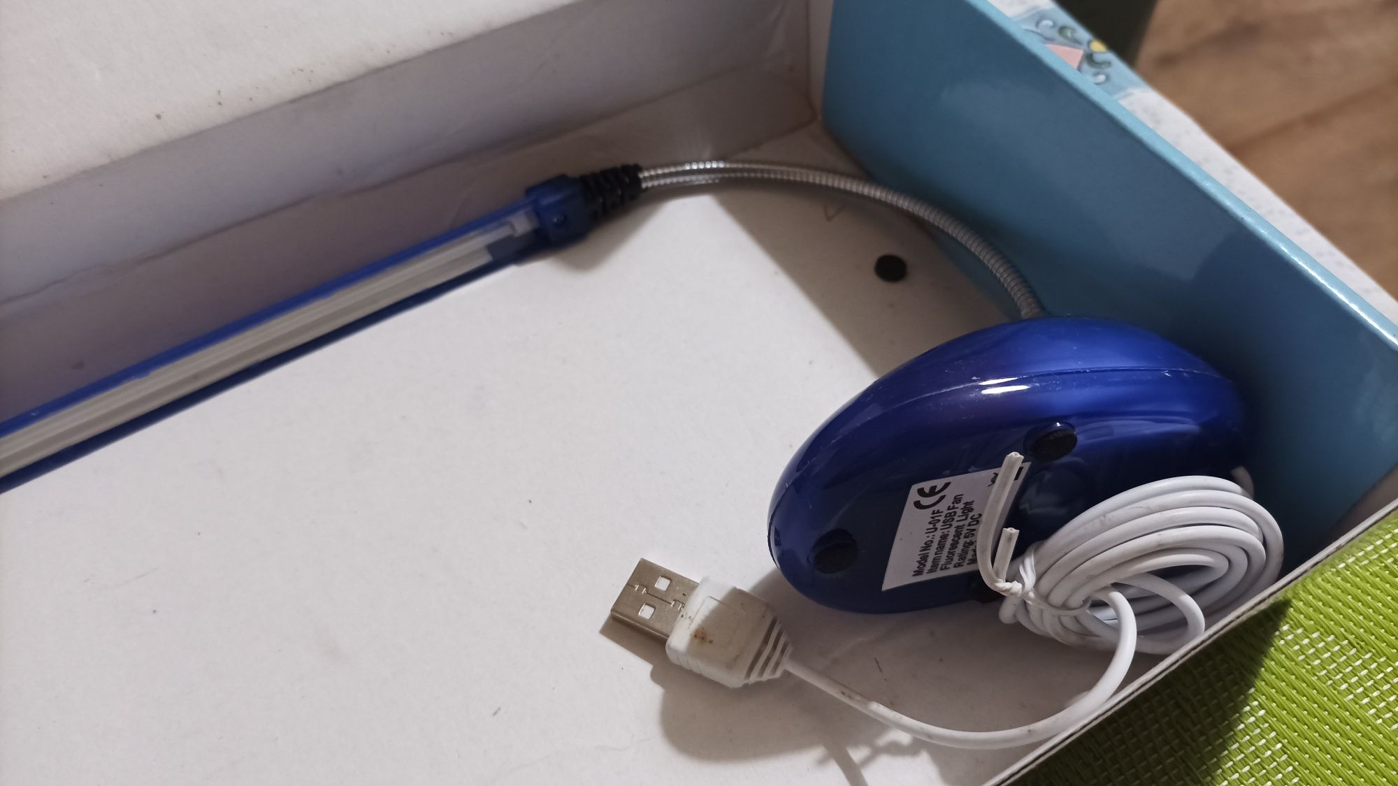 Lampka biurkowa USB
