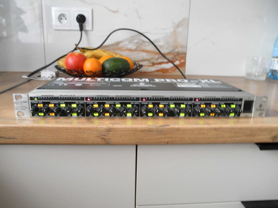 Behringer MDX4600 MULTICOM PRO-XL. ekspander/bramka/kompresor/limiter.