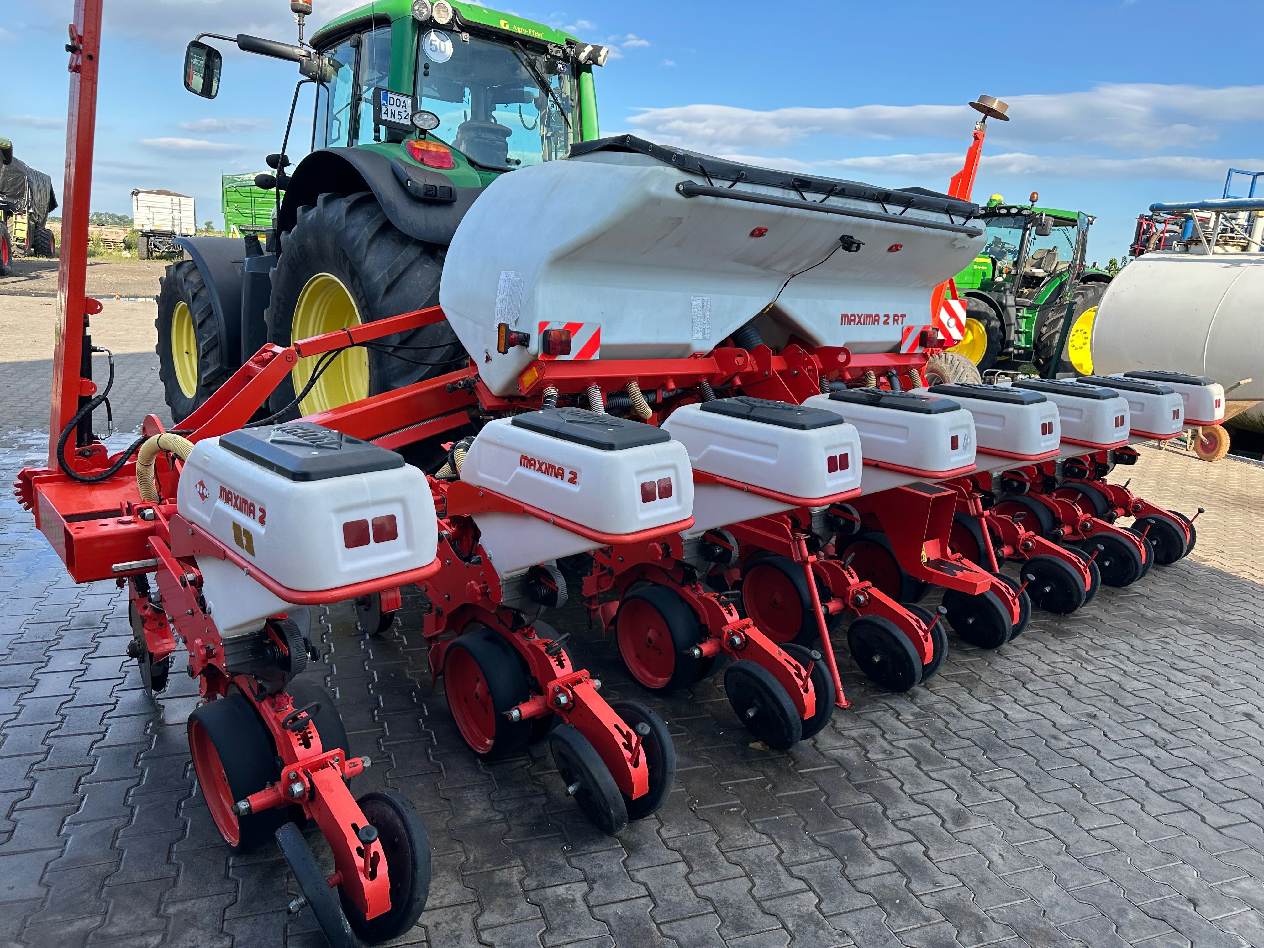 Kuhn maxima 2 RT 8 rzędowy