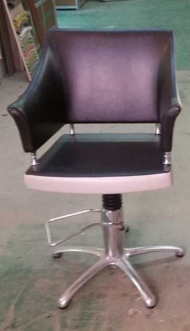 Парикмахерское кресло