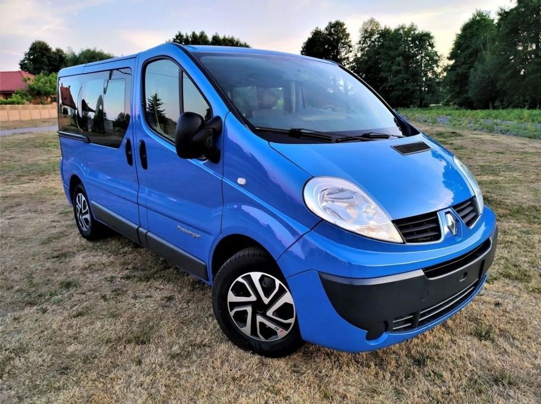 WYNAJEM BUSA Renault Trafic 8 i 9-cio osobowy. Klima, HAK / WOLNE TERM