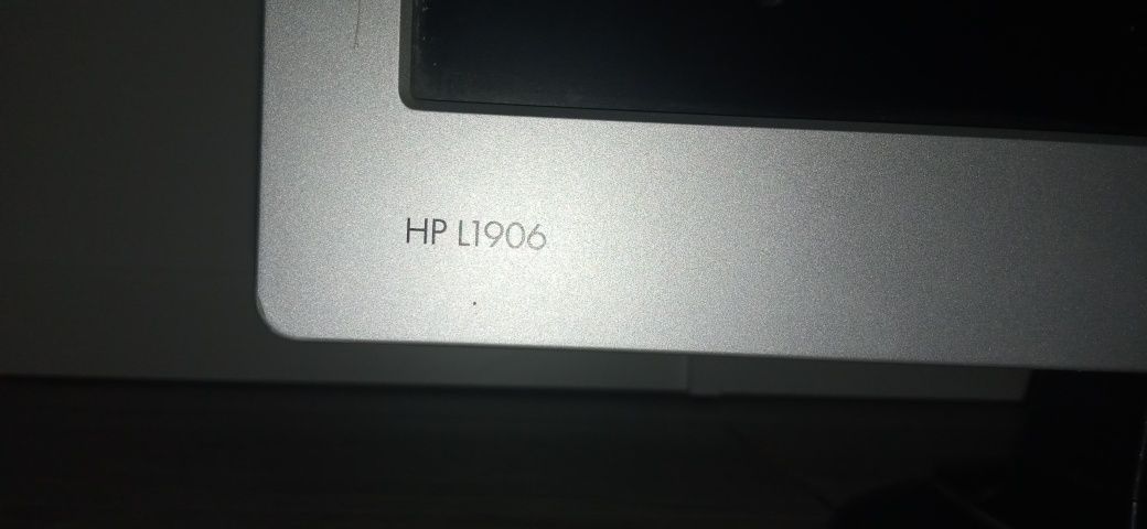 Monitor HP L1906 tanio