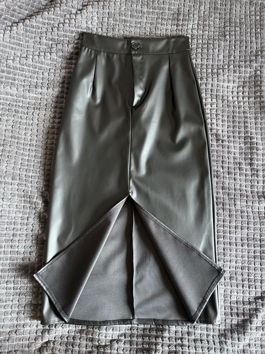 Шкіряна спідниця