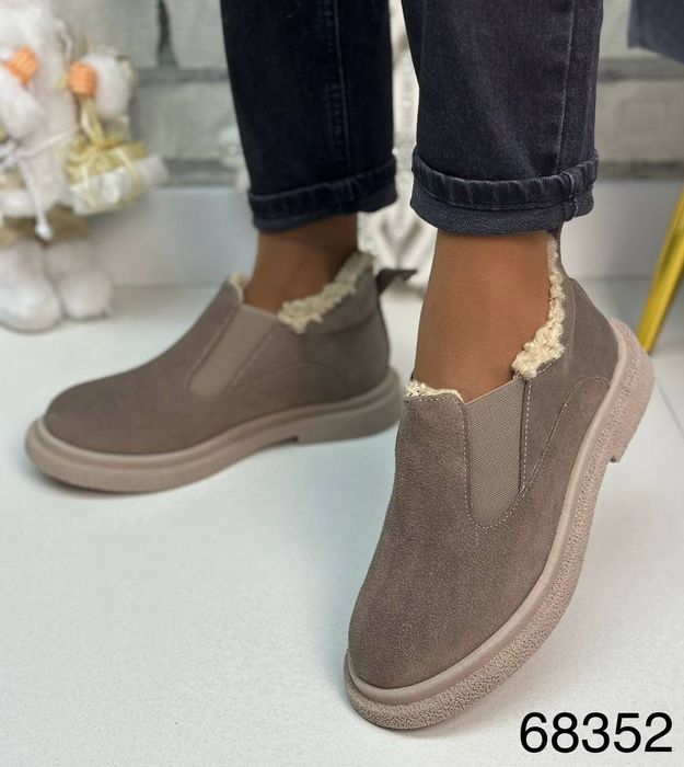 Жіночі шкіряні зимові черевики в кольорах