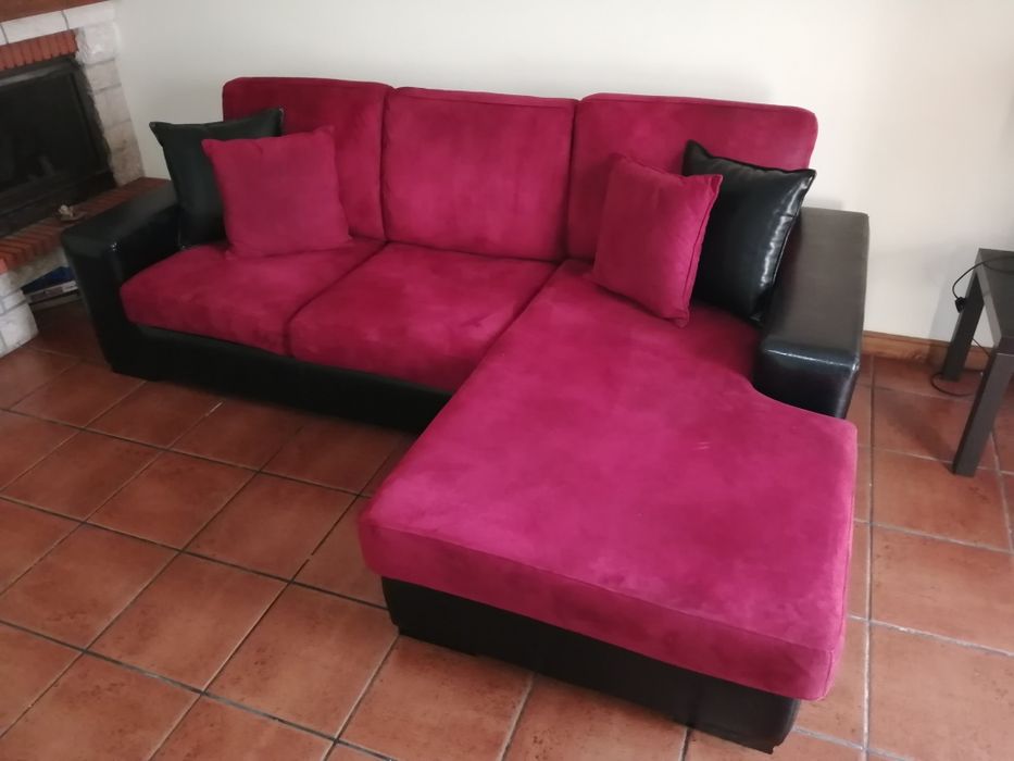 Sofá grande vermelho