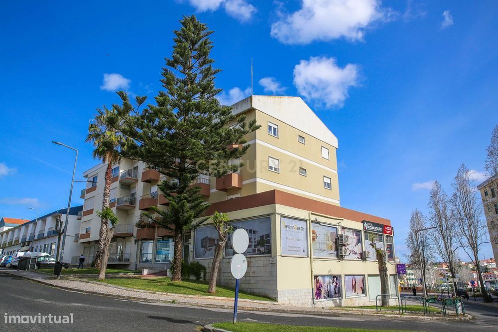 Prédio no Centro da Lourinhã