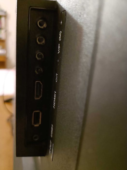 TV Grundig - 49 polegadas