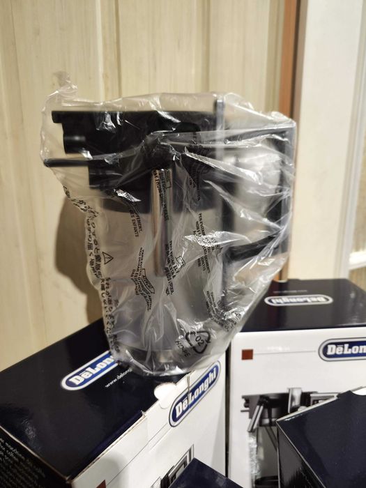 Капучинатор капучінатор молочник DeLonghi Primadonna Perfecta DLSC007