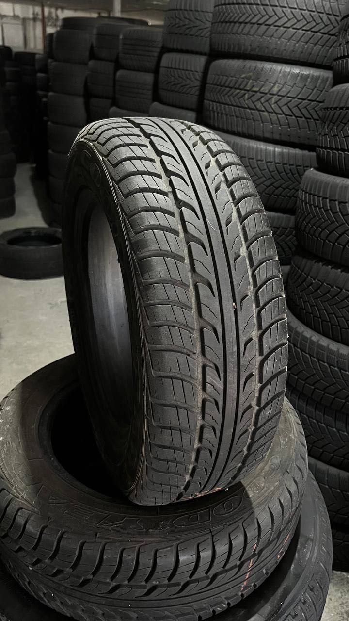 Пара літніх шин 185/60/14 Goodyear
