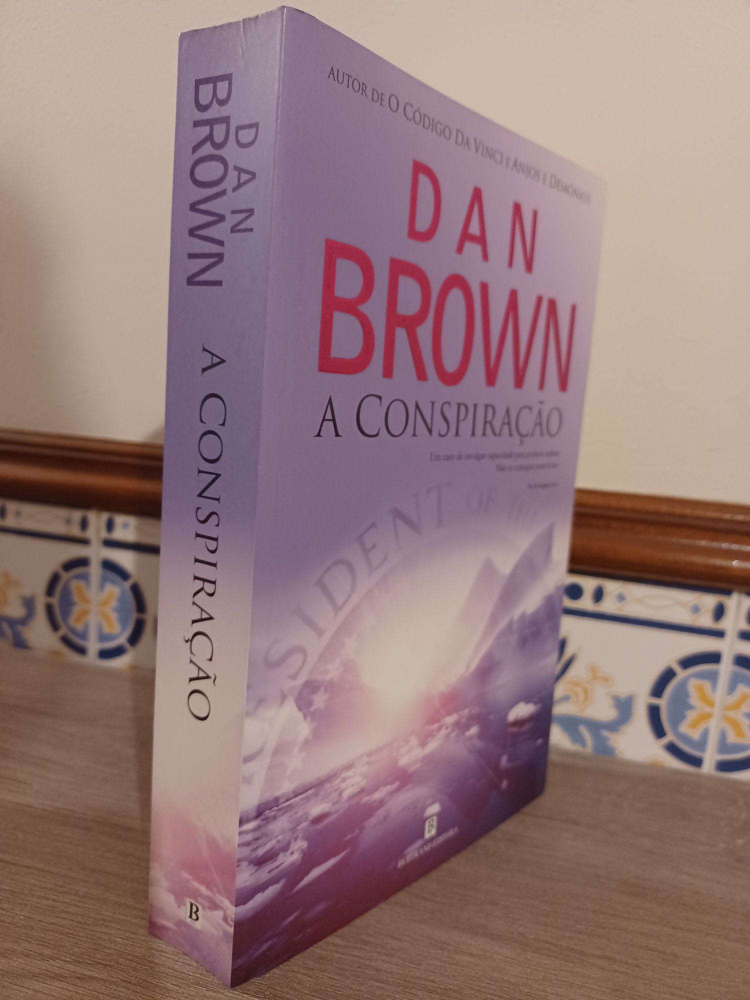 "A Conspiração" livro de Dan Brown