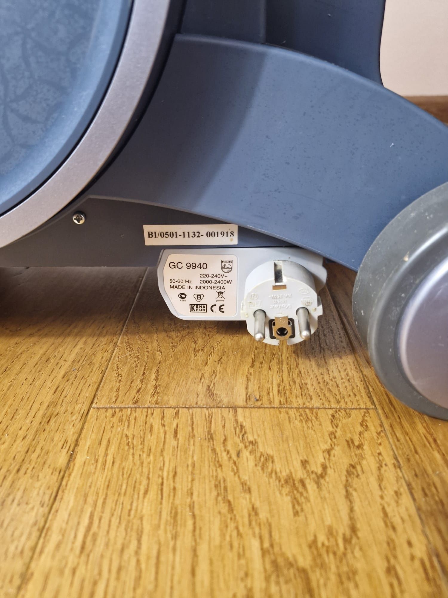 Zintegrowane deska do prasowania Philips  GC9940 żelazko wytwornica