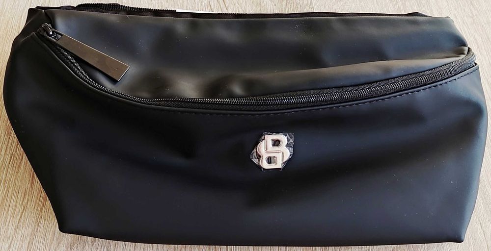 Nowa czarna nerka Hugo Boss Boss Parfums