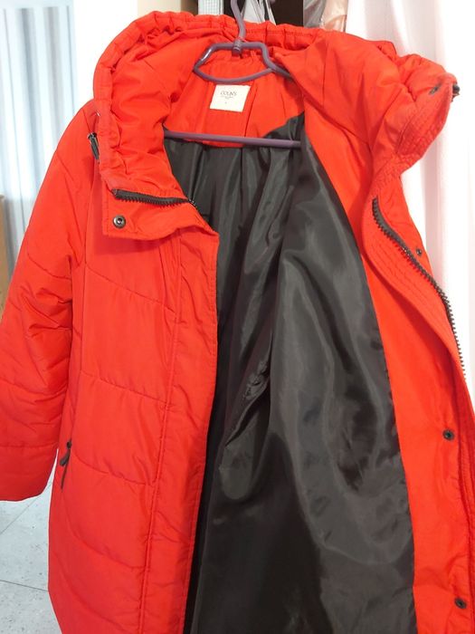 Пальто Куртка  червона Colin's