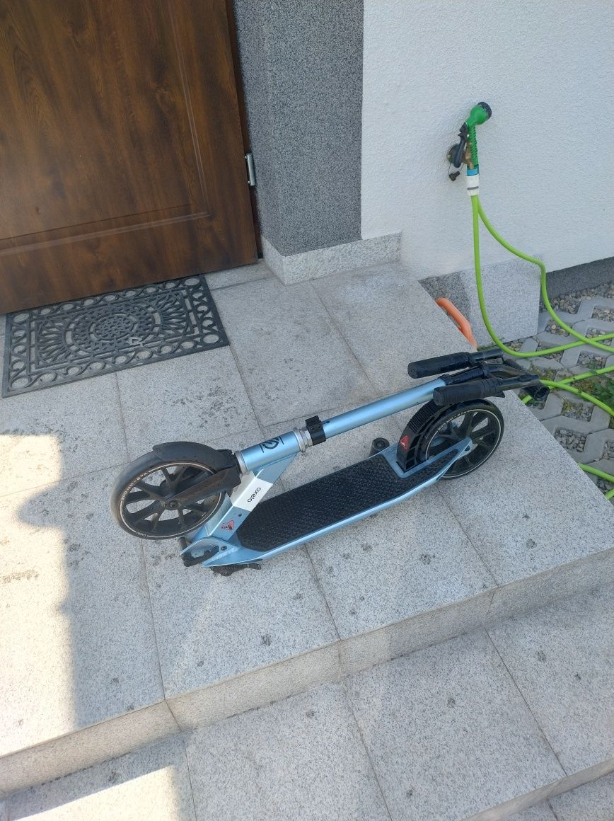 Hulajnoga OXELO dwie sztuki, duże koła.