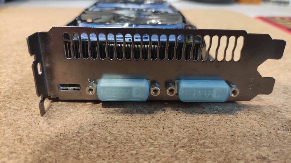 NVIDIA GeForce GTS450 1gb ram GDDR 5 Gigabyte Windforce Oc