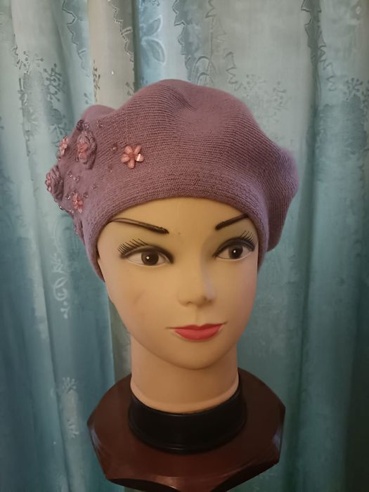 Czapki hurt różne modele