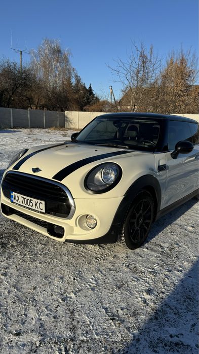 Автомобіль Mini Hatch