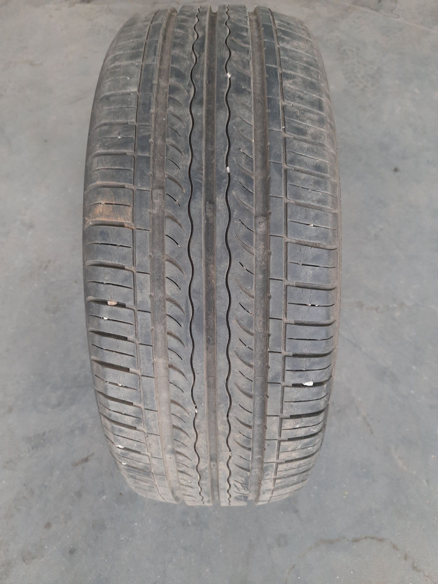 Opona 195/55R15 85V Kumho Solus KH17