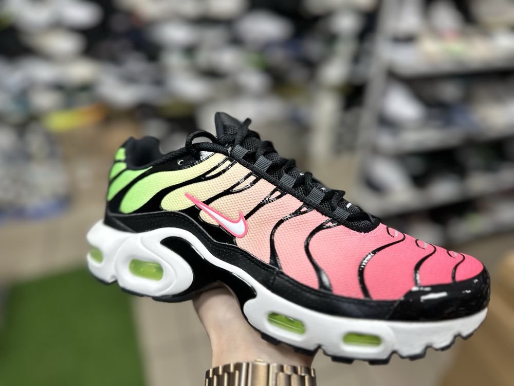 Кросівки Nike Air Max Pluse  TN ( РОЗМІР 38,5 та 39 )