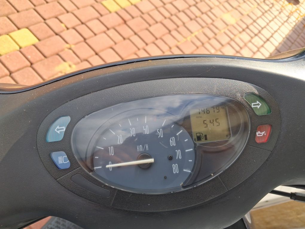 Skuter  Yamaha neos 50