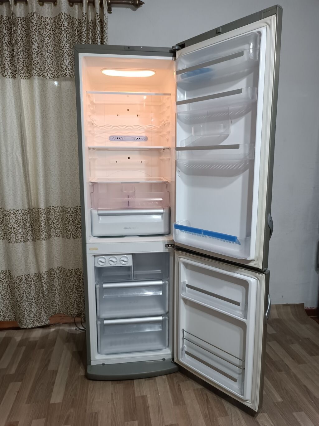 Холодильник LG - GBF65L NO FROST