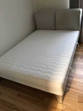 Nowoczesne łóżko z materacem 140x200