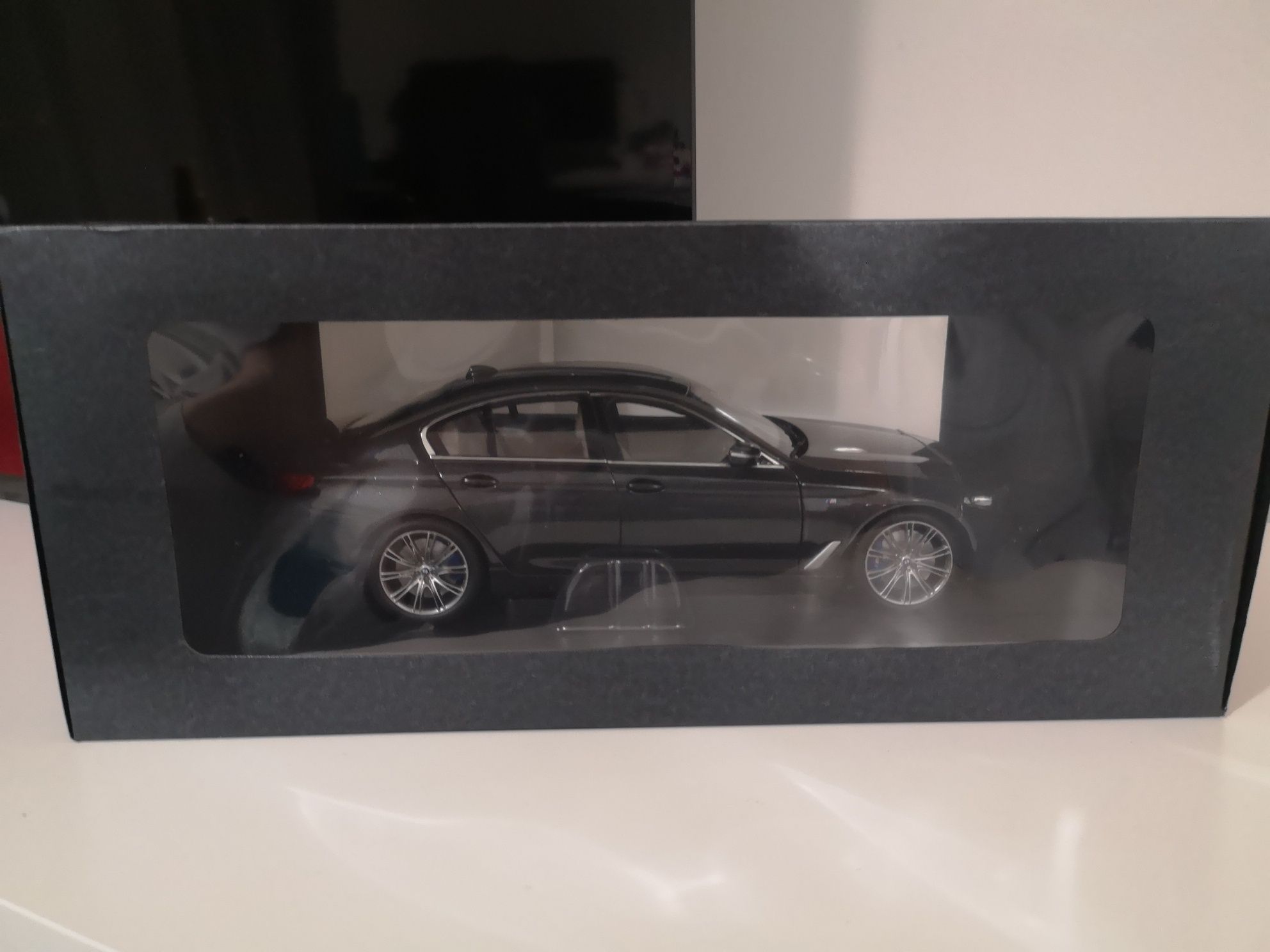 Model BMW 5 G30 1/18 Kyosho Dealer Edition