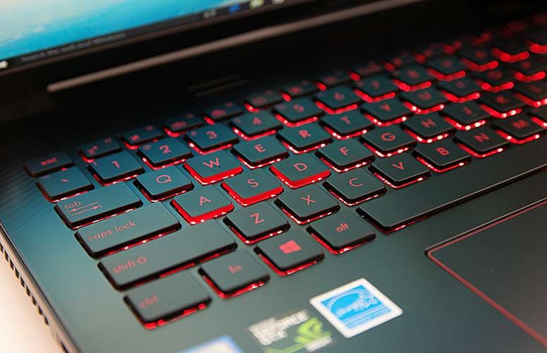 ASUS ROG FZ50VX-76A95SB1 15.6" I7-6700HQ 8GB 256GB SSD GTX 950