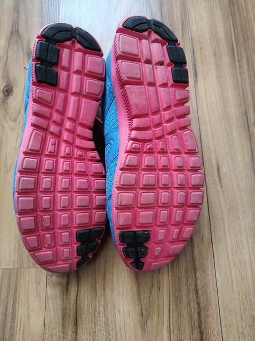 Buty damskie sportowe lekkie