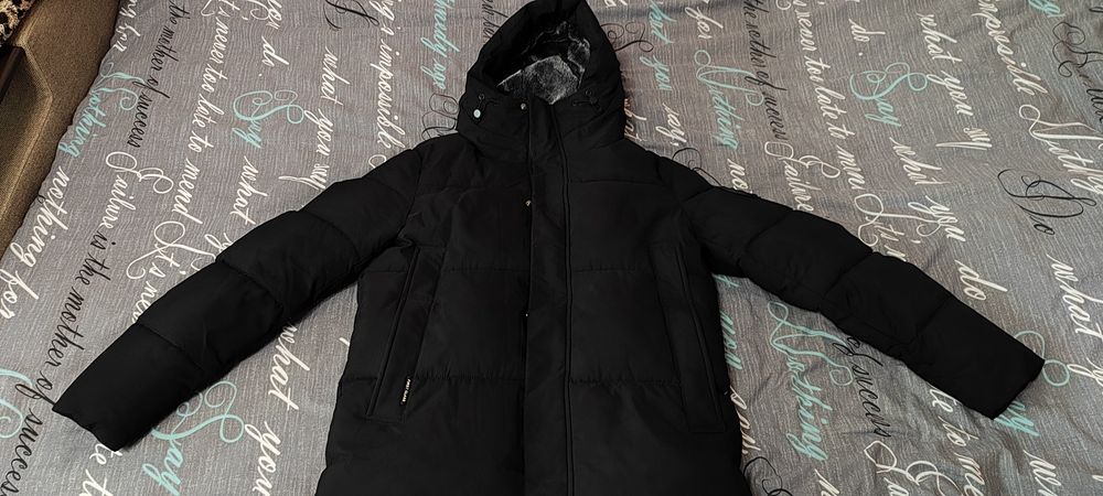 Чоловіча зимова куртка. Чорна