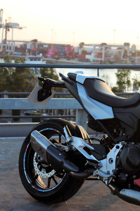 BMW F900R (como nova)