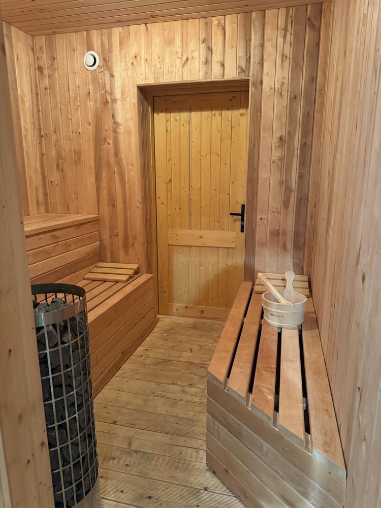 Domek z jacuzzi (termobania), staw, sauna, 10 osób