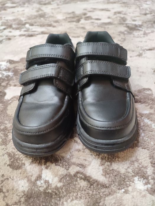 Взуття осіннє туфлі