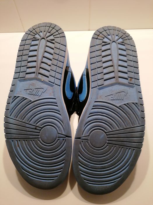 Sapatilhas Nike Air Jordan 1 Low
Sapatilhas para homem tamanho 43

Cor