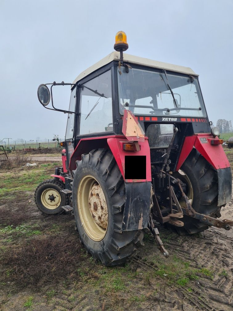 Ciągnik Zetor 7711 .