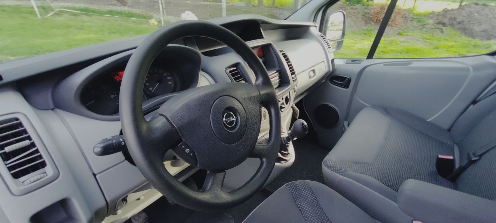 Opel Vivaro Long 6 Osób Klima