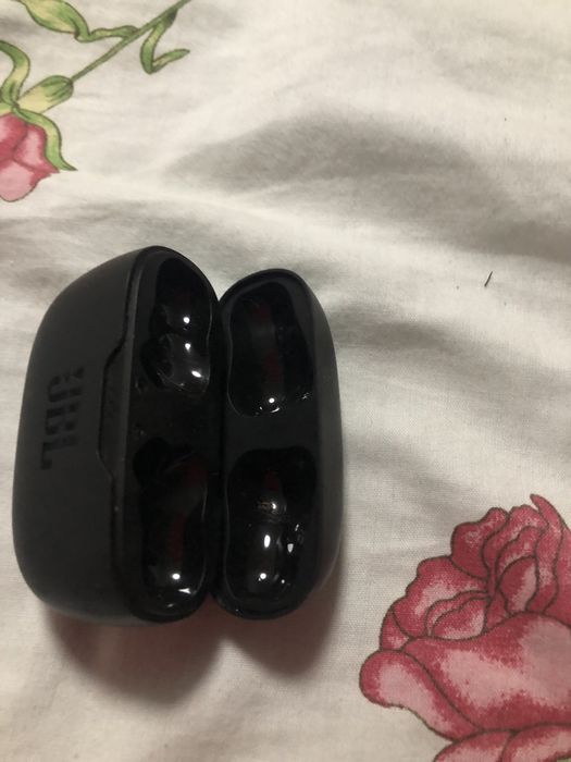 Кейс для наушников безпроводных JBL