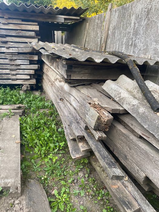 Пиломатеріал , крокви та дошки