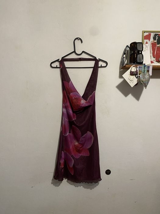 Сукня у флористичний принт з голою спиною