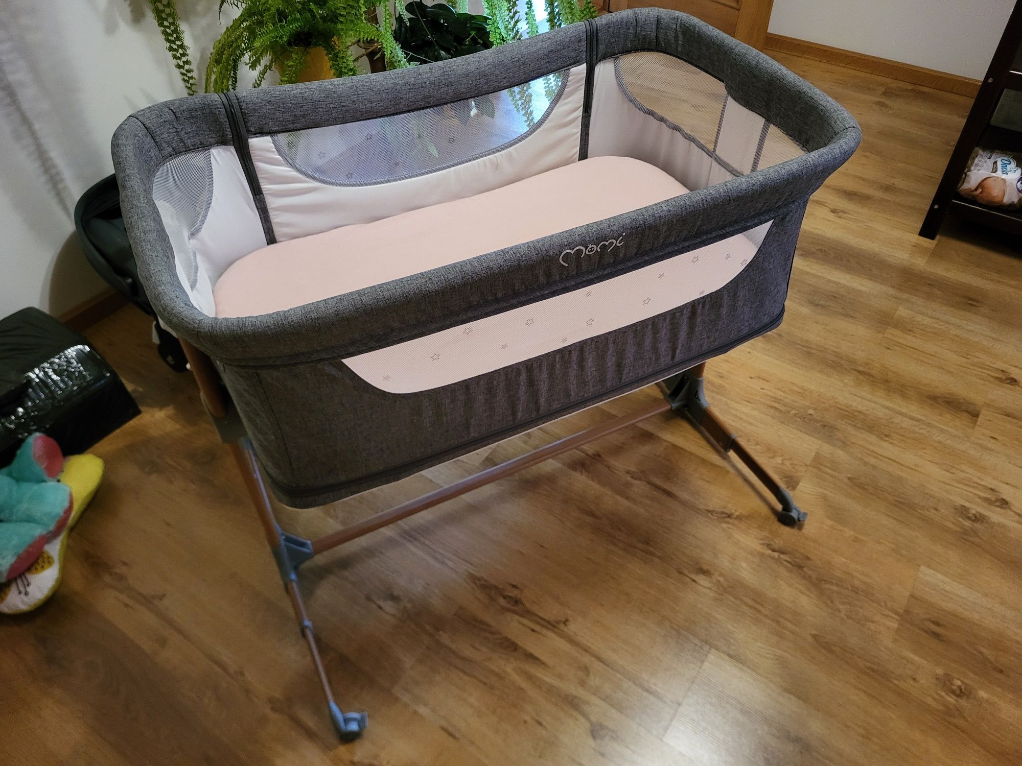 Łóżeczko Momi Smart Bed 4w1 dostawka kojec dla dzieci