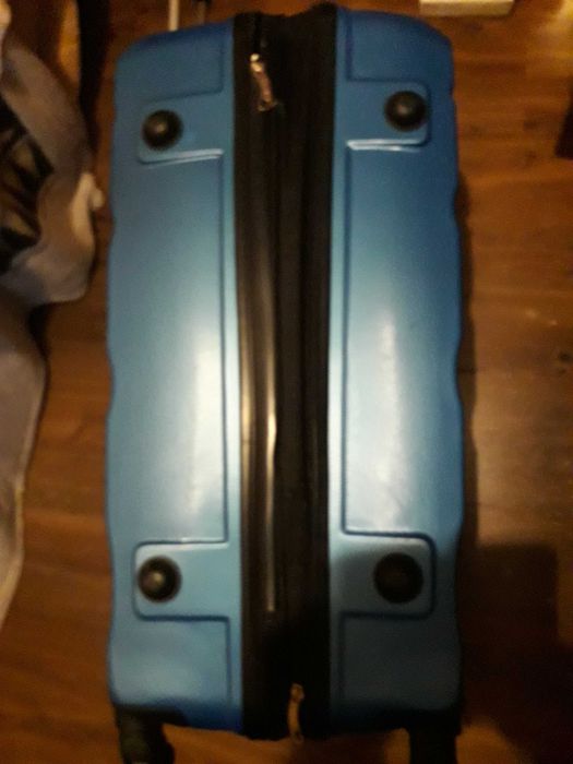 Walizka kabinowa Podróżna na 4kółkach