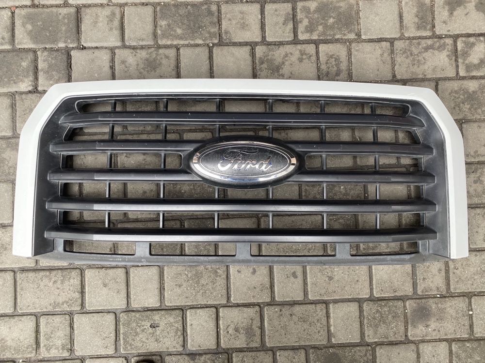 Решетка радиатора Ford F150 2015-2017