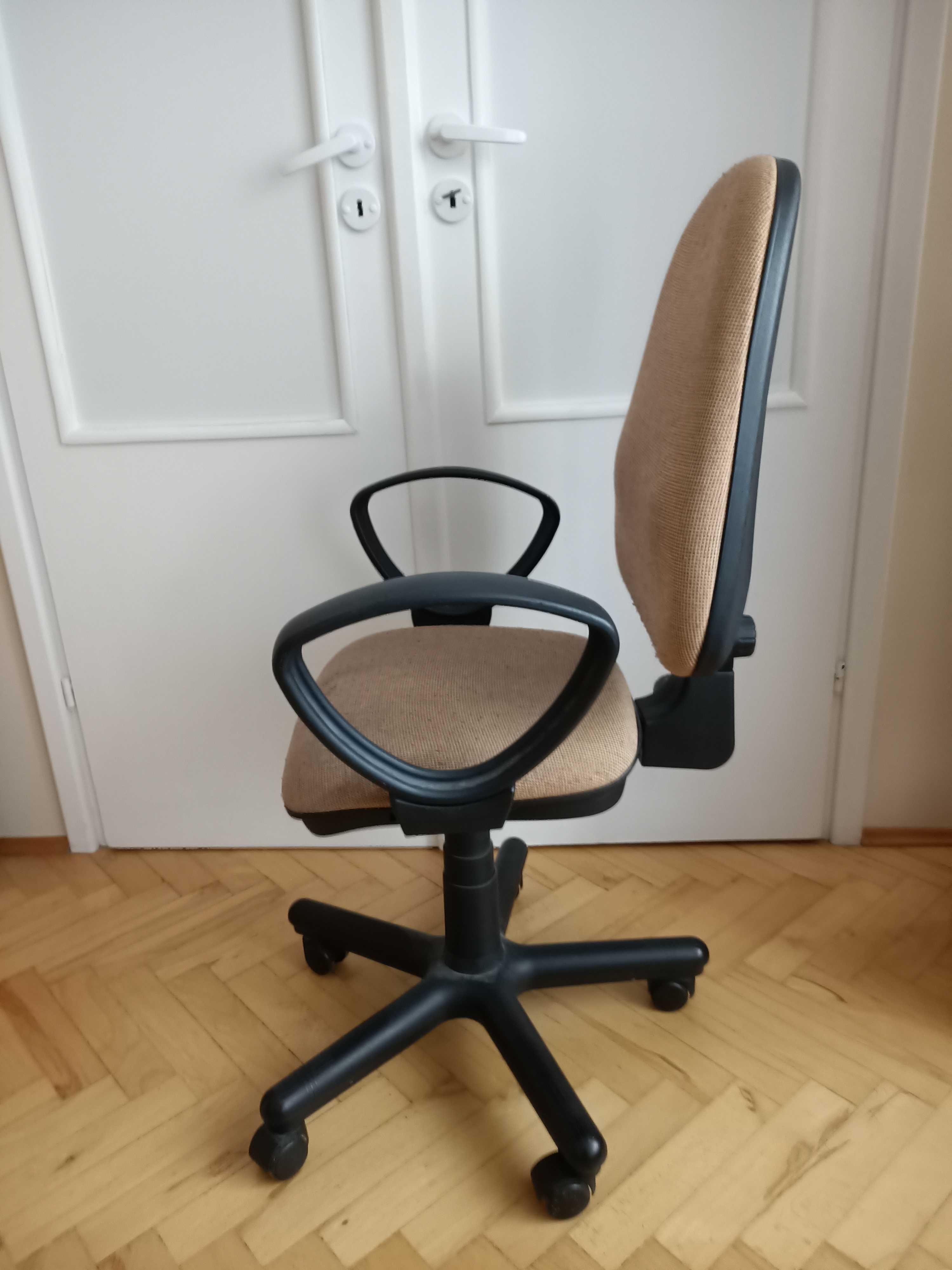 krzesło obrotowe  nowy styl
