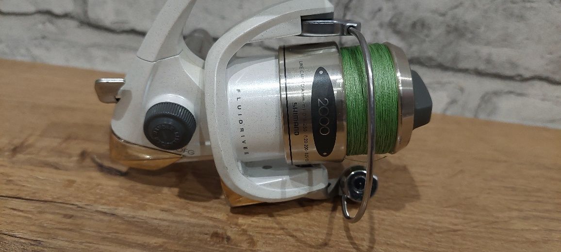 Kołowrotek shimano Stradic FG 2000