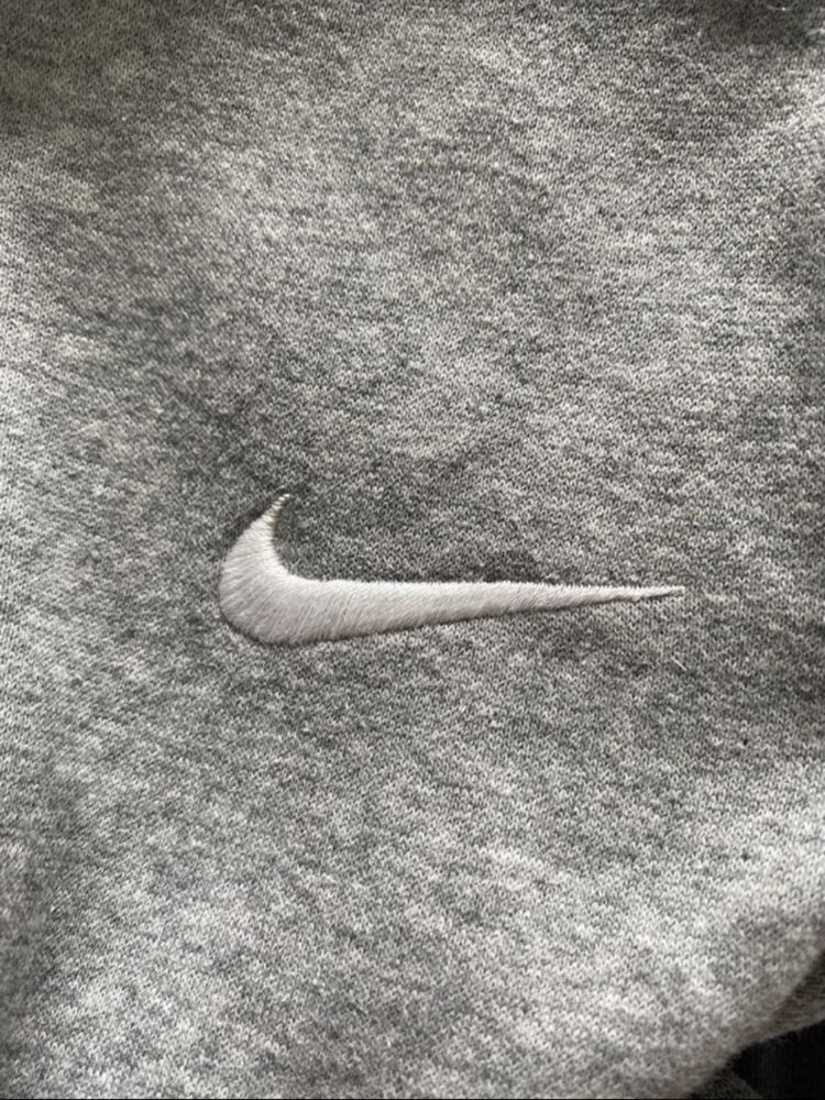 szare dresy nike