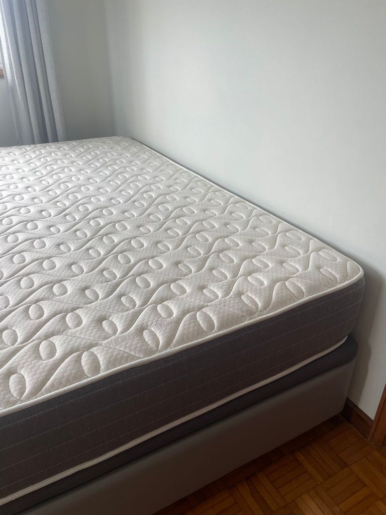 Cama de Casal 200X160 (colchão e sommier)