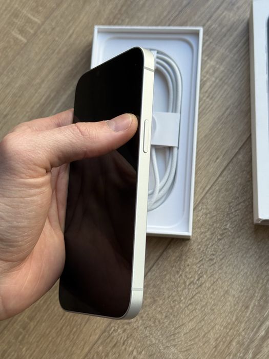 Новий Apple iPhone 16e 128 White Neverlock