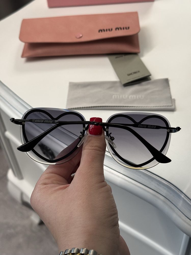 Солнцезащитные очки miu miu полный комплект сердечки