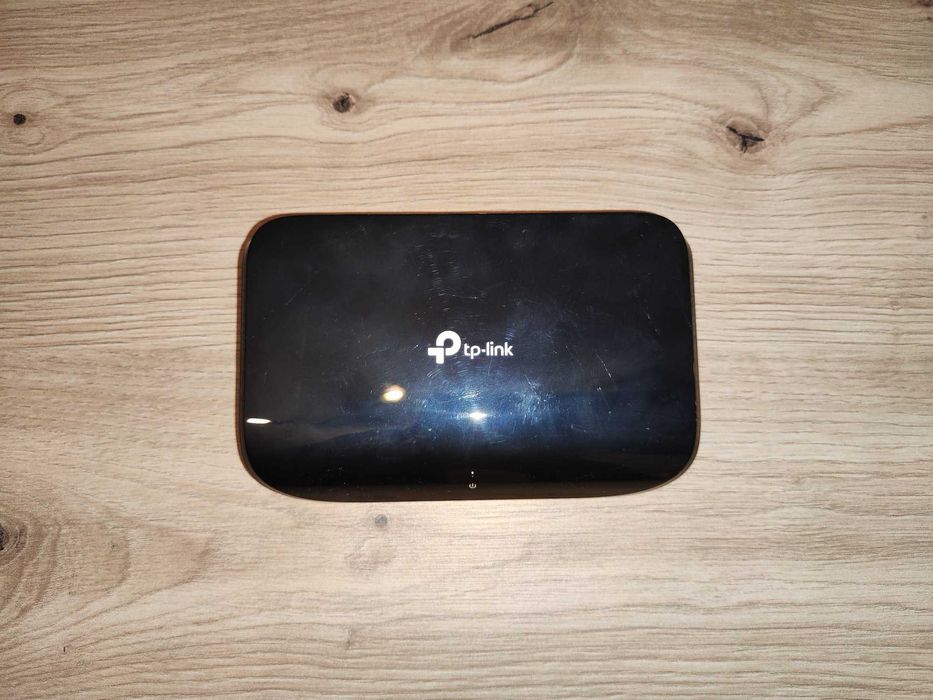 Router TP-LINK Archer AX1800 WiFi 6 + switch TP-Link TL-SG1005D 1Gbps