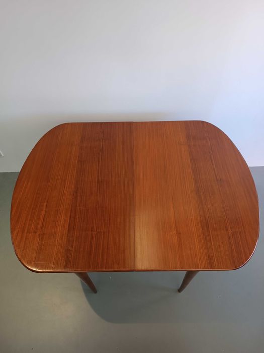 Mesa  de jantar vintage - anos 60